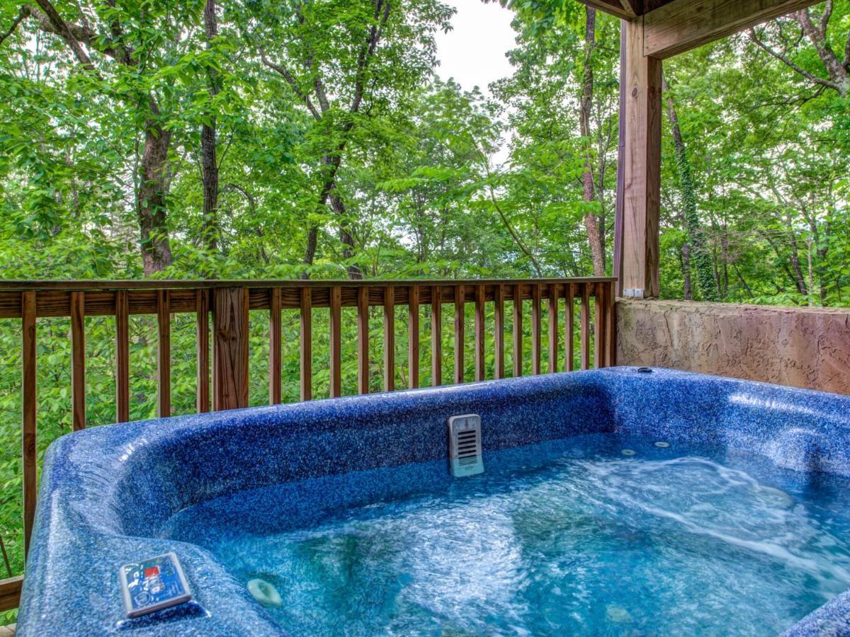 Great Expectations, 3 Bedrooms, Fireplace, Pool Table, Hot Tub, Sleeps 10 개틀린버그 외부 사진