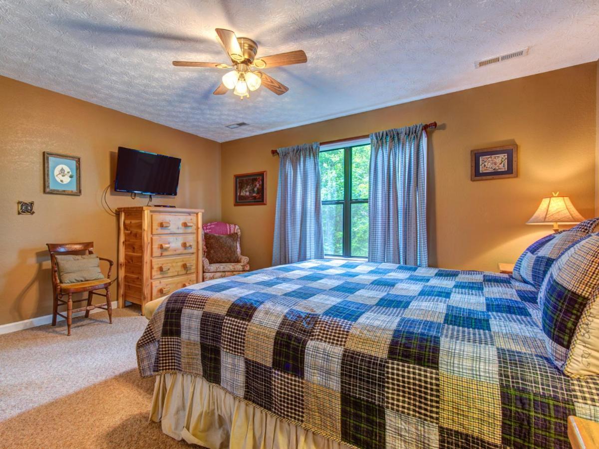 Great Expectations, 3 Bedrooms, Fireplace, Pool Table, Hot Tub, Sleeps 10 개틀린버그 외부 사진