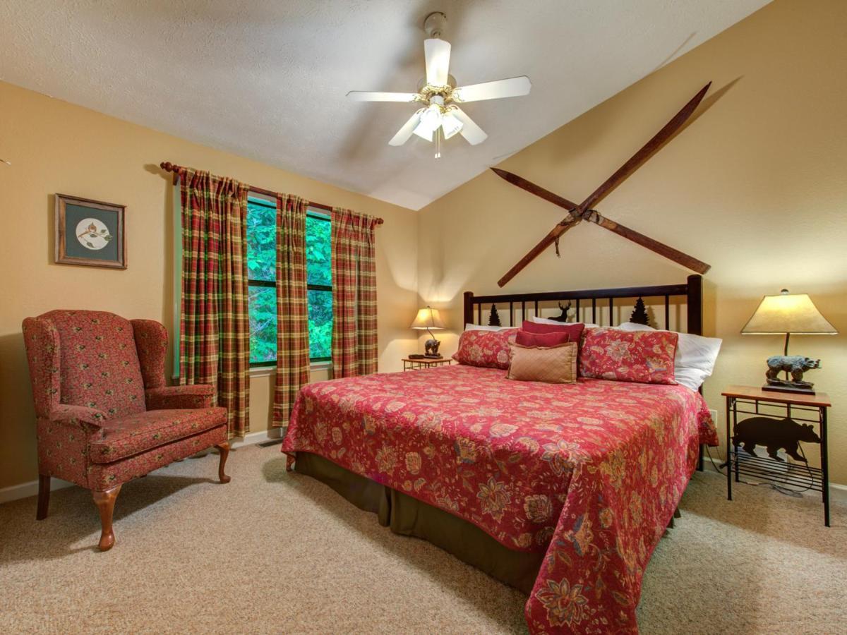 Great Expectations, 3 Bedrooms, Fireplace, Pool Table, Hot Tub, Sleeps 10 개틀린버그 외부 사진