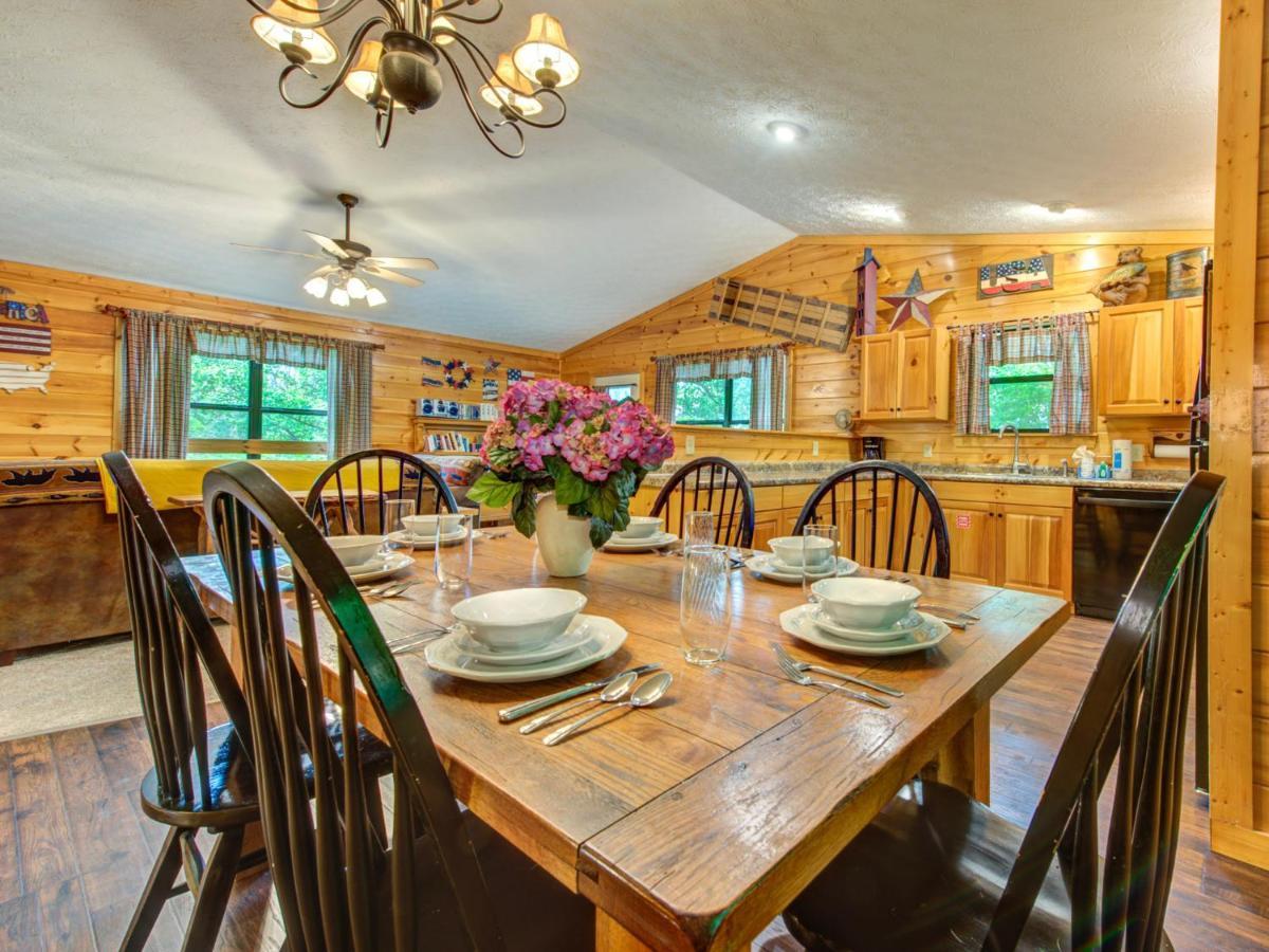 Great Expectations, 3 Bedrooms, Fireplace, Pool Table, Hot Tub, Sleeps 10 개틀린버그 외부 사진