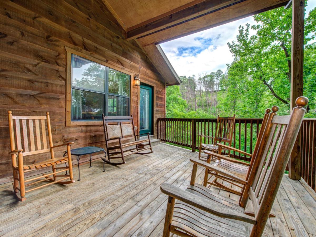 Great Expectations, 3 Bedrooms, Fireplace, Pool Table, Hot Tub, Sleeps 10 개틀린버그 외부 사진